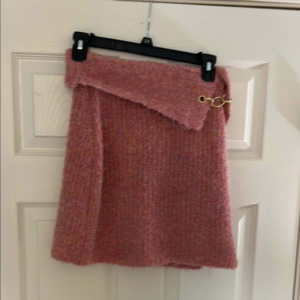 NWT. Pink Skirt with Gold Accent